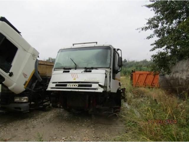 Nouă autovehicule și utilaje pentru beton — imagine 7