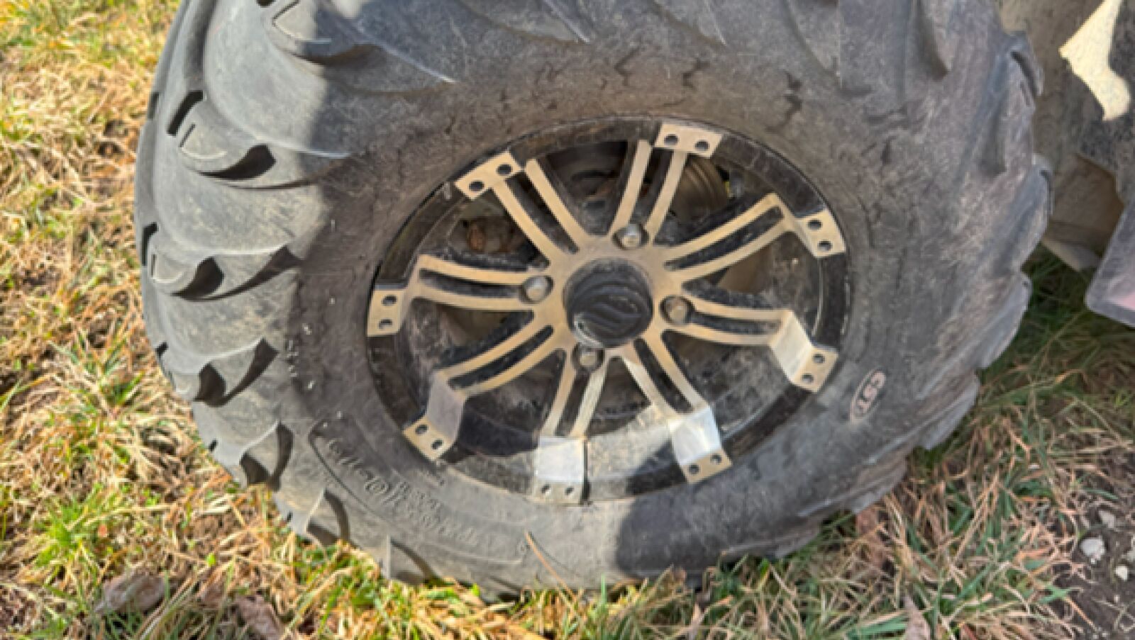 ATV CF Moto CForce 400 — imagine 1