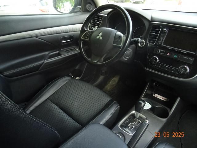 Autoturism Mitsubishi Outlander — imagine 5