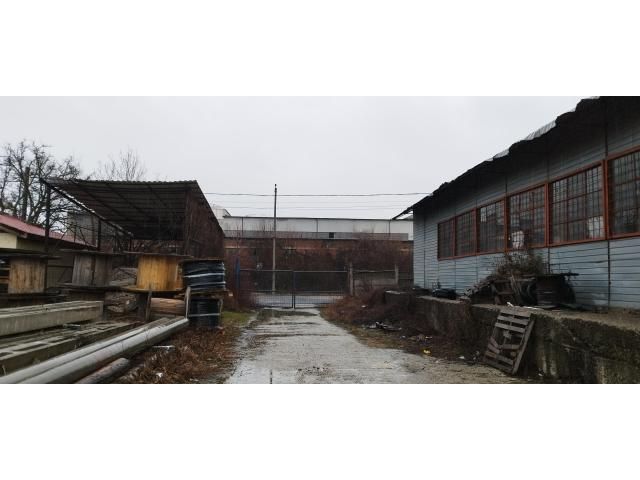 Trei proprietăți industriale — imagine 5
