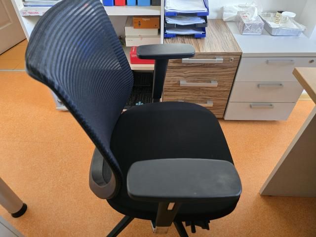 Patru pachete de utilaje, echipamente și mobilier — imagine 3