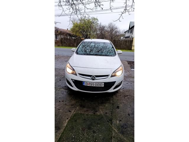 Opt autovehicule și o semiremorcă — imagine 19