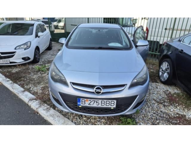 Opt autovehicule și o semiremorcă — imagine 22