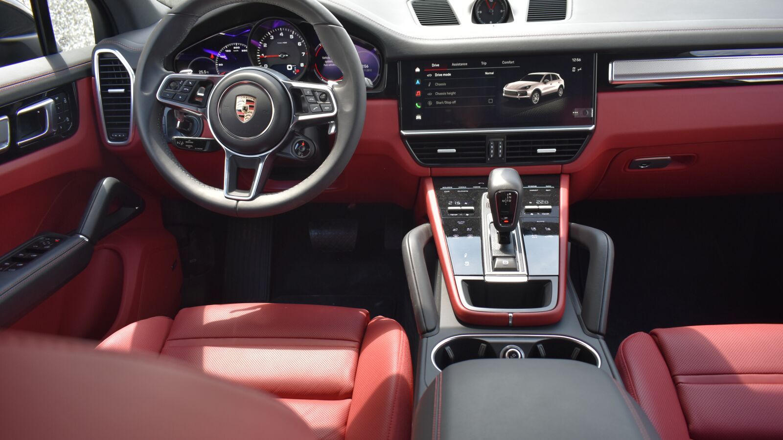 Porsche Cayenne — imagine 3