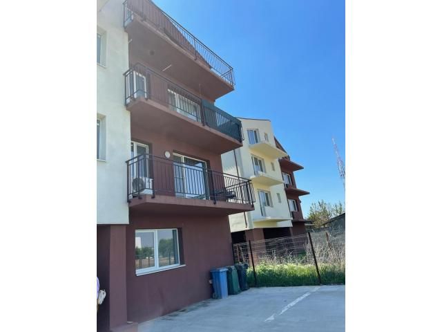 Teren intravilan cu bloc de locuințe nefinalizat — imagine 3