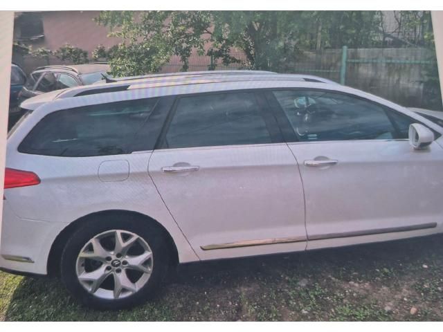 Renault Megane și Citroën C5 — imagine 2