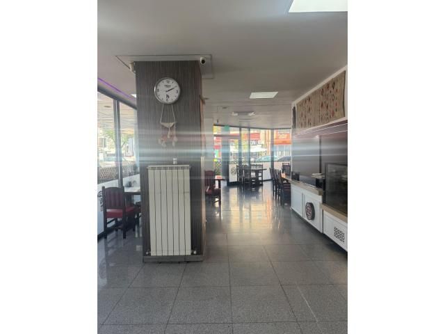 Clădire cu suprafața utilă de 926 mp — imagine 4