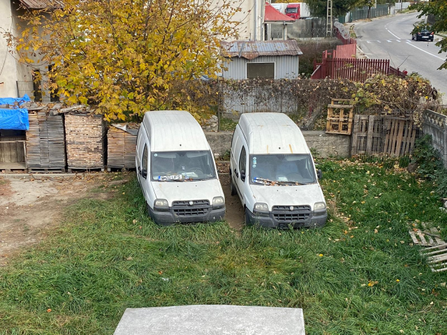 3 autoutilitare Fiat Doblo Cargo — imagine 1