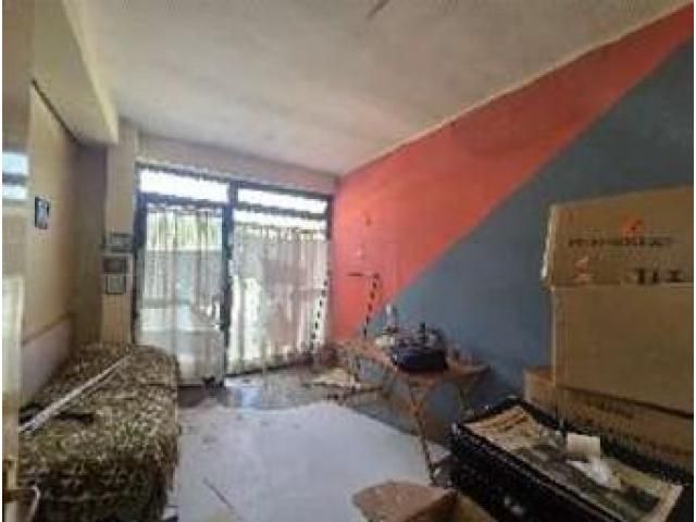 Proprietate cu două birouri și două spații comerciale — imagine 5