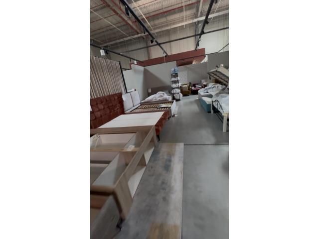 Stoc de mobilier și decorațiuni — imagine 2