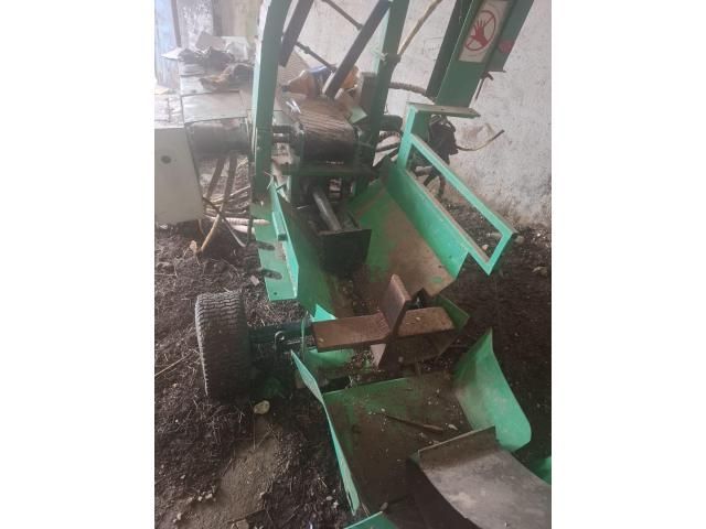 Stoc de pantofi si genti, circular pendula si masina de taiat lemne — imagine 4