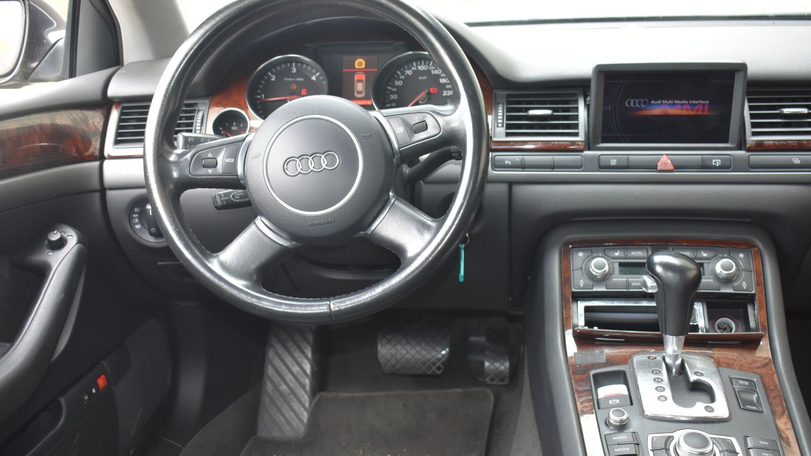 Autoturism Audi A8 — imagine 3