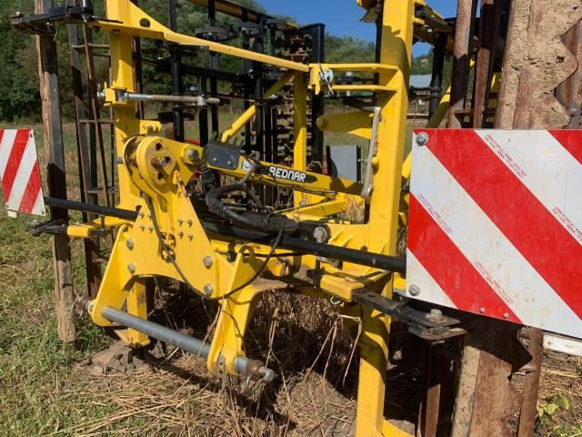 Cinci utilaje agricole — imagine 5