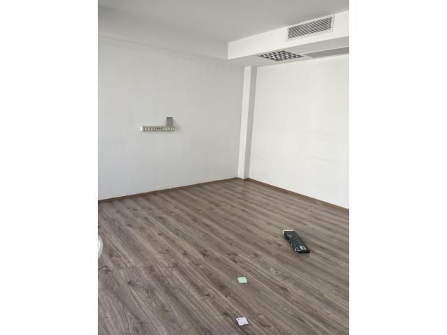 Teren intravilan cu unități construite — imagine 5