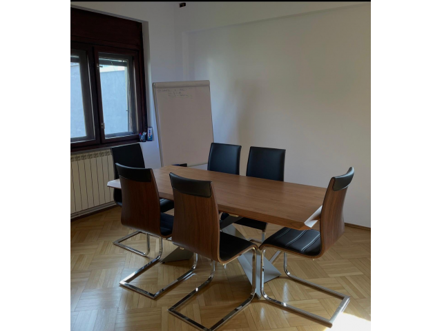 Lot de mobilier, birotică și electrocasnice — imagine 1