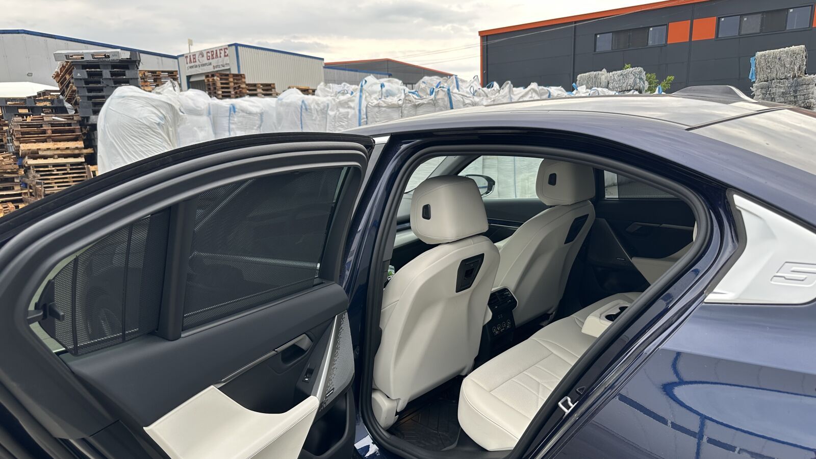 Autoturism BMW 550e xDrive — imagine 5