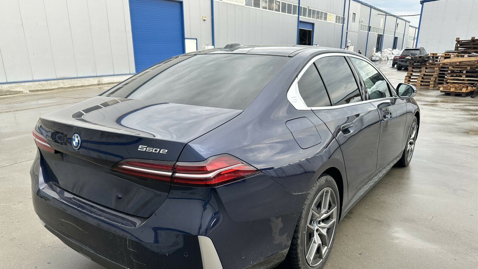 Autoturism BMW 550e xDrive — imagine 3
