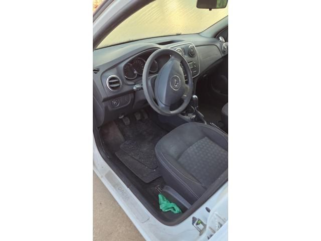 Autoturisme Dacia Sandero și Renault Laguna — imagine 6