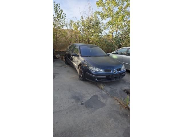 Autoturisme Dacia Sandero și Renault Laguna — imagine 4