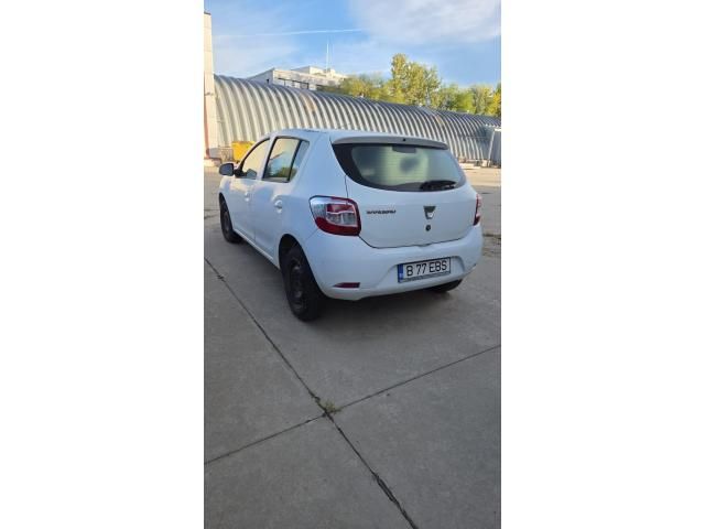 Autoturisme Dacia Sandero și Renault Laguna — imagine 11