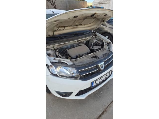 Autoturisme Dacia Sandero și Renault Laguna — imagine 13