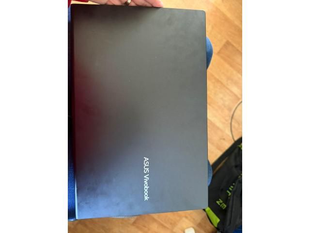 Surse de sudură, laptop și autoturism Mazda 6 — imagine 1