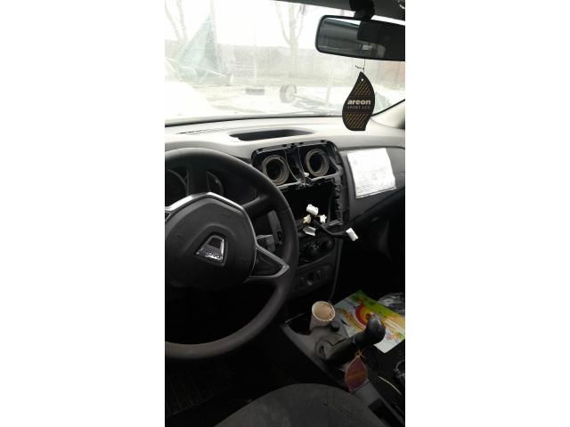 42 de autoturisme Dacia — imagine 4