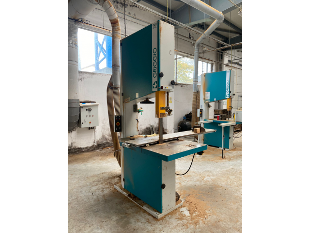 Proprietate industrială cu utilaje și mobilier — imagine 4