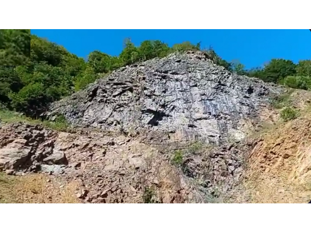 Fostă carieră de andezit piroxenic — imagine 1