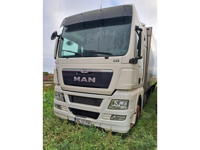 Șapte autovehicule și semiremorci — imagine 9