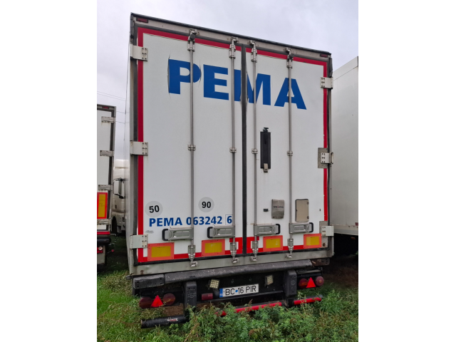 Șapte autovehicule și semiremorci — imagine 2