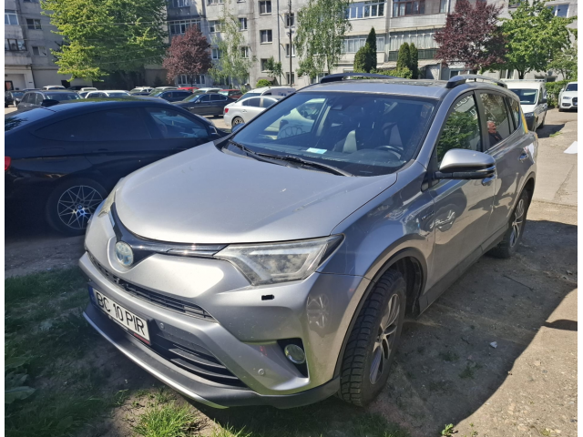 Șapte autovehicule și semiremorci — imagine 12
