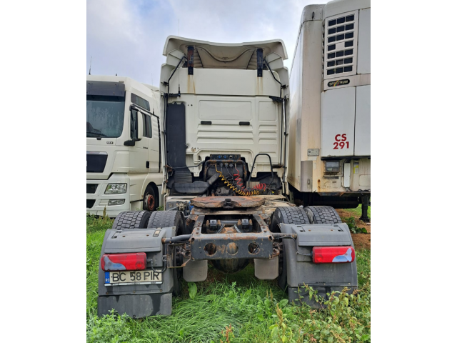 Șapte autovehicule și semiremorci — imagine 7