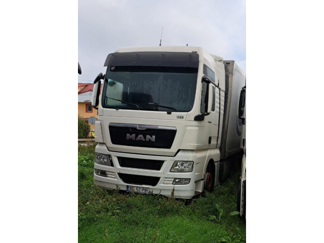 Șapte autovehicule și semiremorci — imagine 20