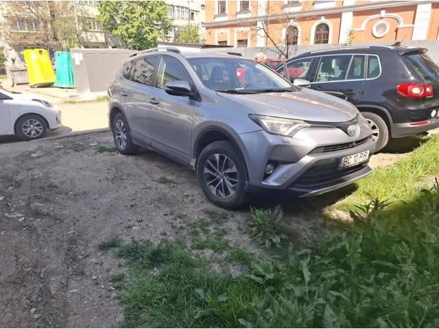 Șapte autovehicule și semiremorci — imagine 23