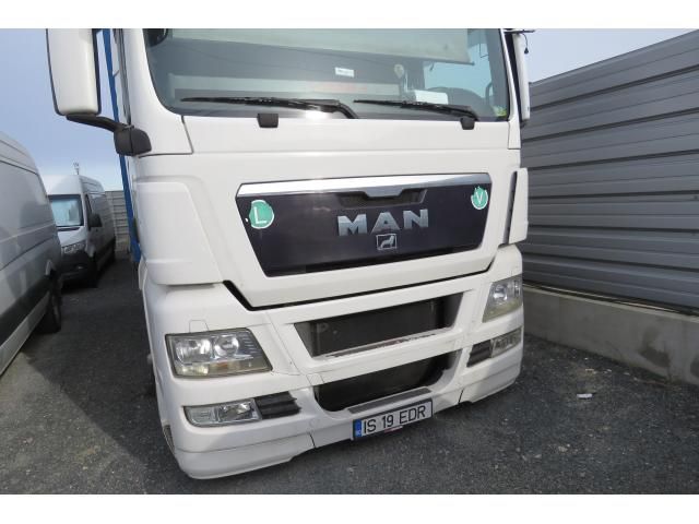 Autoutilitare, cap tractor și semiremorcă — imagine 3