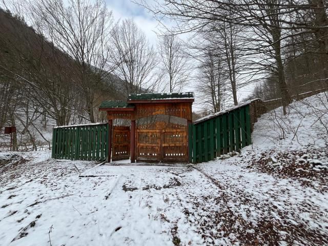 Cabana cu teren 2.430 mp — imagine 1