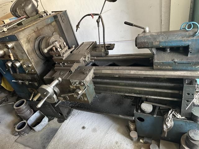Utilaje industriale și două autoutilitare — imagine 6