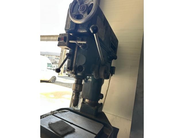 Utilaje industriale și două autoutilitare — imagine 9