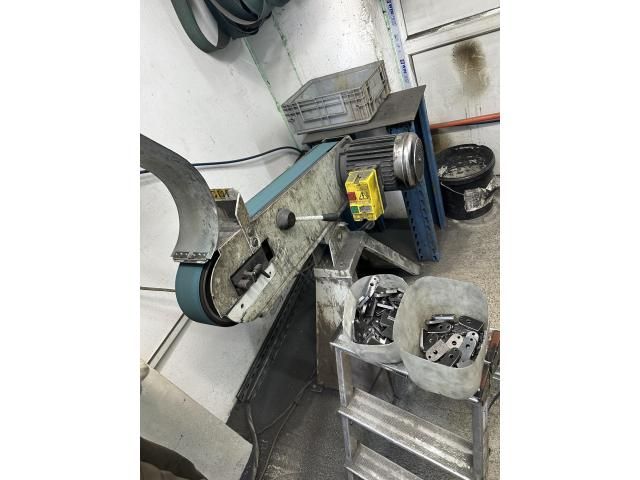 Utilaje industriale și două autoutilitare — imagine 26