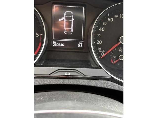 Volkswagen Passat din 2017, nefuncțional — imagine 2