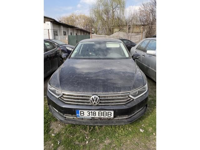 Volkswagen Passat din 2017, nefuncțional — imagine 3
