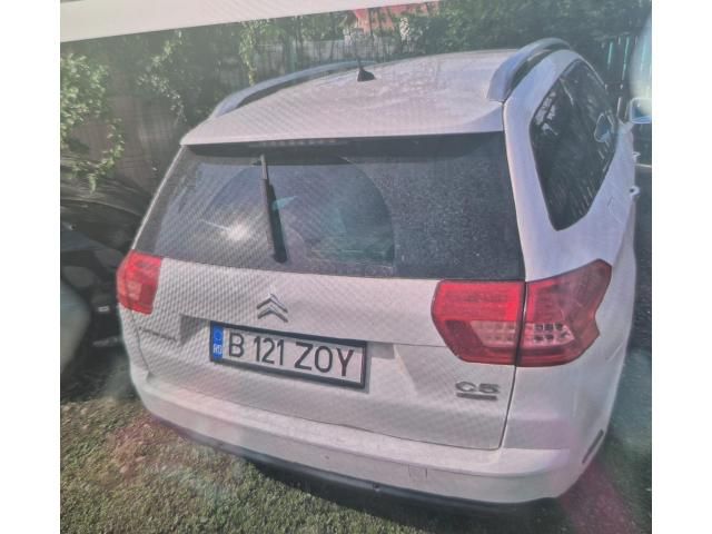 Două autoturisme Renault Megane și Citroën C5 — imagine 3