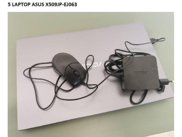 Utilaje de prelucrare a lemnului și laptop — imagine 1