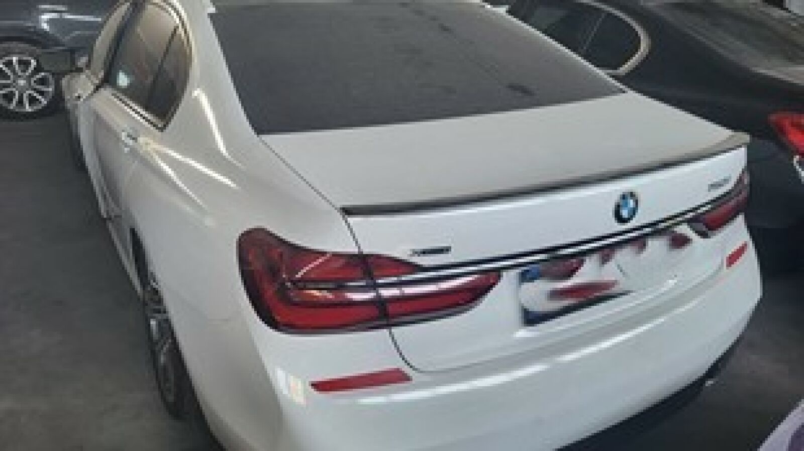 BMW 750i xDrive — imagine 4