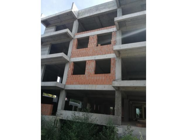 Bloc de apartamente si boxa — imagine 2