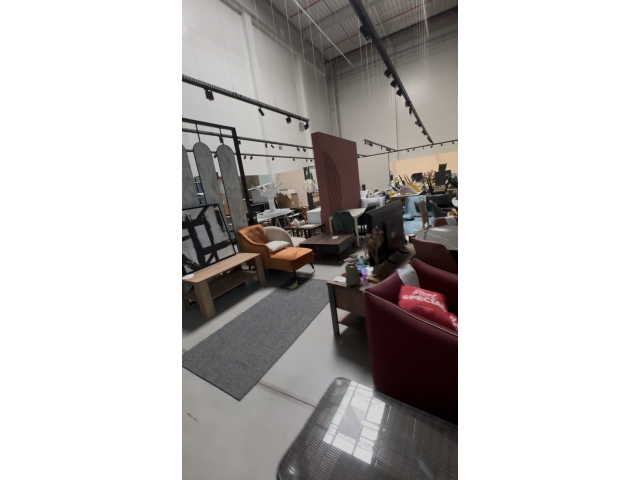 Stoc de mobilier și decorațiuni — imagine 1