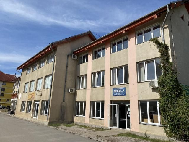 Clădire centru de afaceri și autobasculantă Belaz — imagine 5