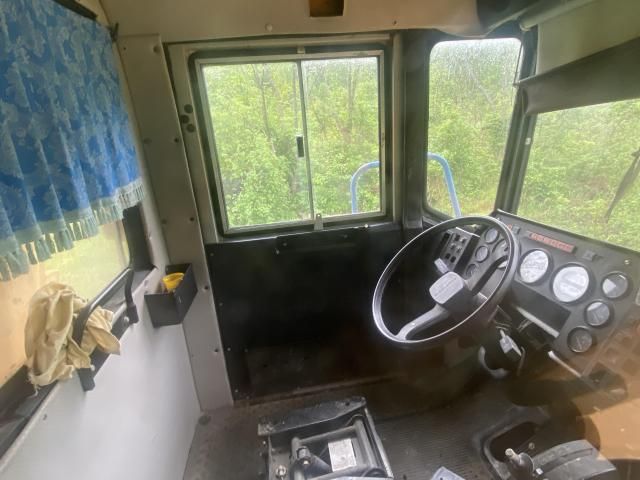 Clădire centru de afaceri și autobasculantă Belaz — imagine 8